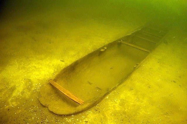 War Canoe Beneath the Waves: The Viking-Era Carrowmoreknock Logboat of Lough Corrib